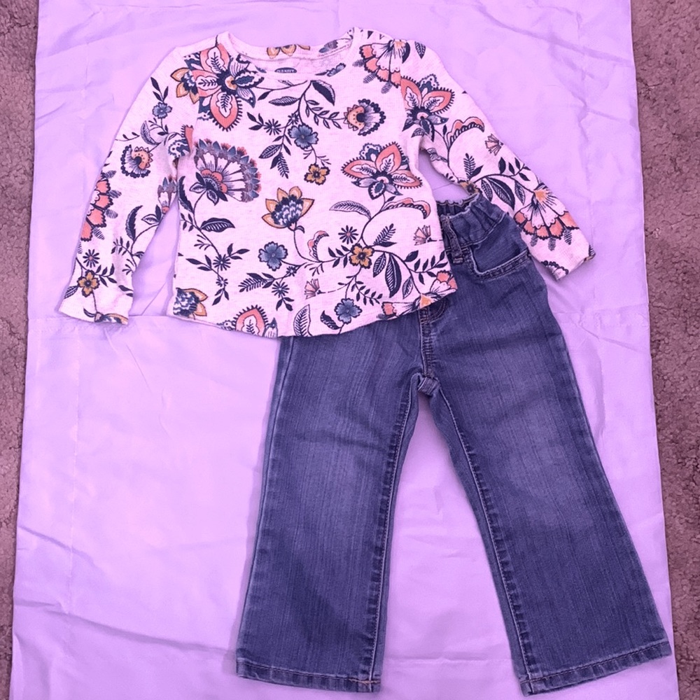 Long sleeve shirt and blue jeans
